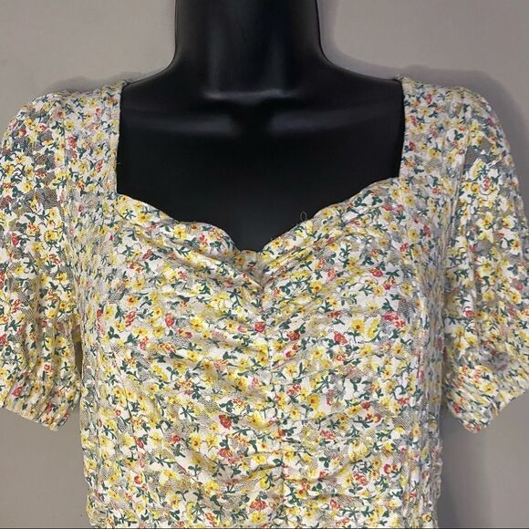 Elodie Yellow Lace Floral Crop Top Scrunched Bottom Back Blouse - Picture 3 of 8